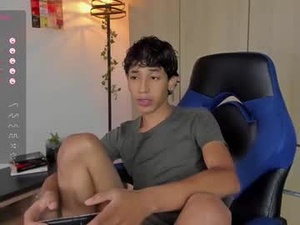 Screenshot from ostin_18hot webcams