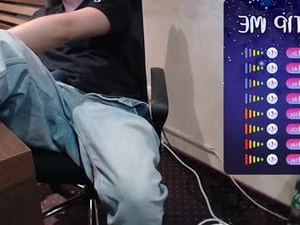 Screenshot from ozilla0699 webcams