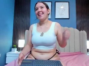 Screenshot from pao_bunny webcams