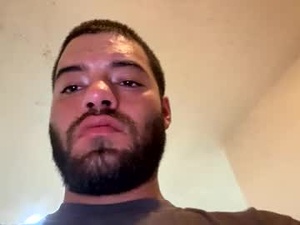 Screenshot from papi1269917348 webcams