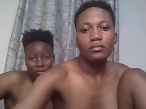 Screenshot from pappychullo09 webcams