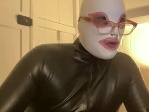 Screenshot from paramariborubber webcams