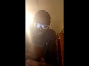 Screenshot from pararohjaguar_12 webcams