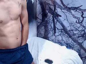 Screenshot from pareja_curiosa19 webcams