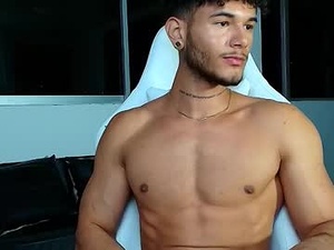 Screenshot from pertty_ken_boy webcams