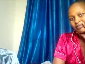 Screenshot from petite_goddes webcams