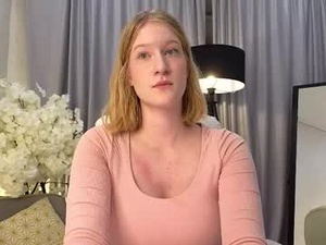 Screenshot from petitelz webcams