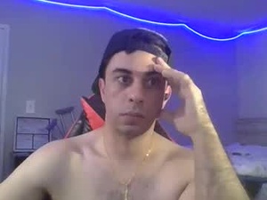 Screenshot from pierceddhabibi webcams