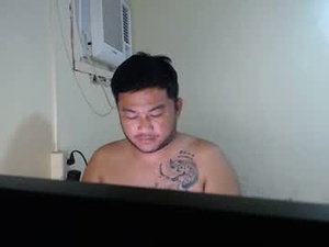 Screenshot from pinoy041087 webcams