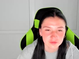 Screenshot from piper_smilee webcams