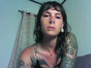 Screenshot from pixiecatfairy webcams