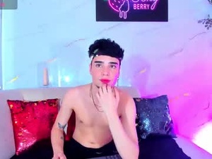 Screenshot from plausure_boys webcams