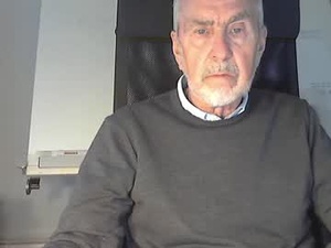 Screenshot from pleasedominateme webcams