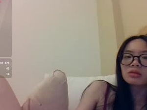 Screenshot from poppyluvuuu webcams