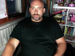 Screenshot from pretender1985 webcams