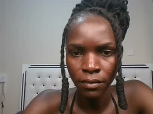 Screenshot from pretty_midnight_desire webcams