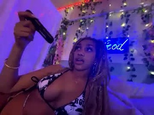 Screenshot from prettyblackgal webcams