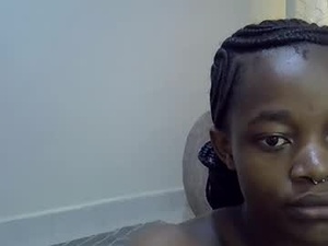 Screenshot from prettycandy4 webcams