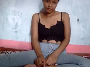 Screenshot from prettychoux webcams