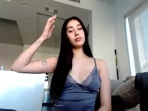 Screenshot from prxncess_val webcams