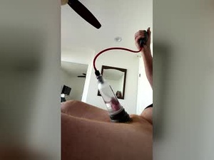 Screenshot from pumpmydickup webcams