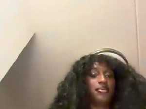 Screenshot from queendarksiren webcams