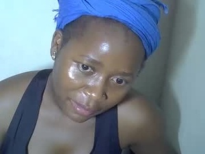 Screenshot from queenlena868103 webcams