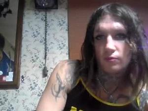 Screenshot from queenofdestruction webcams