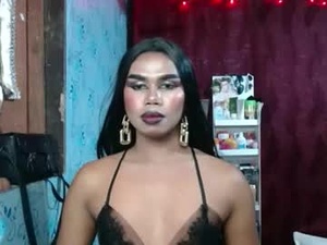 Screenshot from queenpinayebony_xx webcams