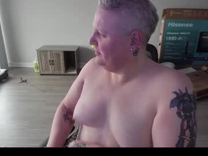 Screenshot from queersuccubus webcams