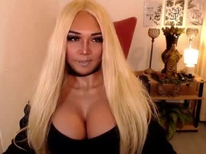Screenshot from quennjakoleraxx webcams