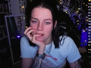 Screenshot from raspberry__girl webcams