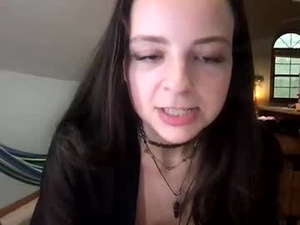 Screenshot from ravenxbaby webcams