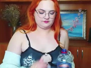 Screenshot from redhotqueen1 webcams