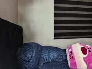 Screenshot from reenatheplug webcams