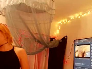 Screenshot from remy1248 webcams