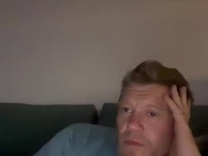 Screenshot from richiee3891 webcams