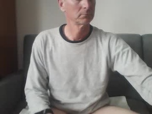 Screenshot from ridemehigh1 webcams