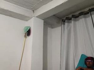 Screenshot from romeos_desire webcams