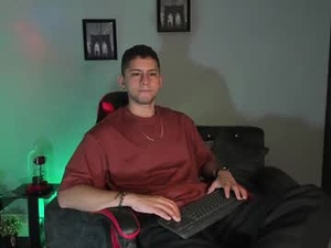 Screenshot from ronnie_miller1 webcams