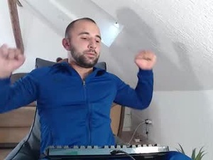 Screenshot from room4youall webcams