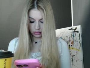 Screenshot from rosaline_ly webcams