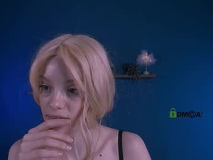 Screenshot from rose_dark_ webcams