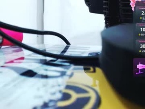 Screenshot from roses_liittle_ webcams