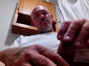 Screenshot from rough4you1979 webcams