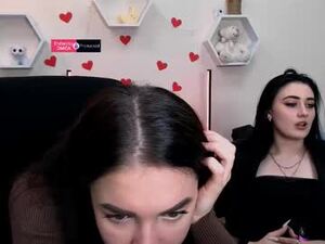 Screenshot from roxy_bloom_ webcams