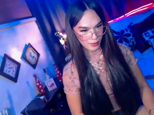 Screenshot from roxy_lor69 webcams