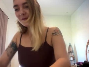 Screenshot from roxysweetdream webcams