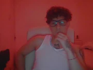 Screenshot from royalpapi12 webcams
