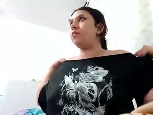 Screenshot from rubyandzafiro webcams
